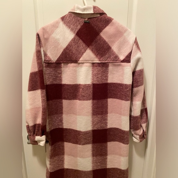 Long Shacket-burgundy/pink plaid; like new - Picture 2 of 3